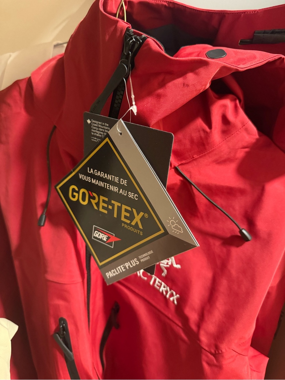 Arc'teryx Men’s Red alpha sv goretex pro Jacket - Picture 7 of 7